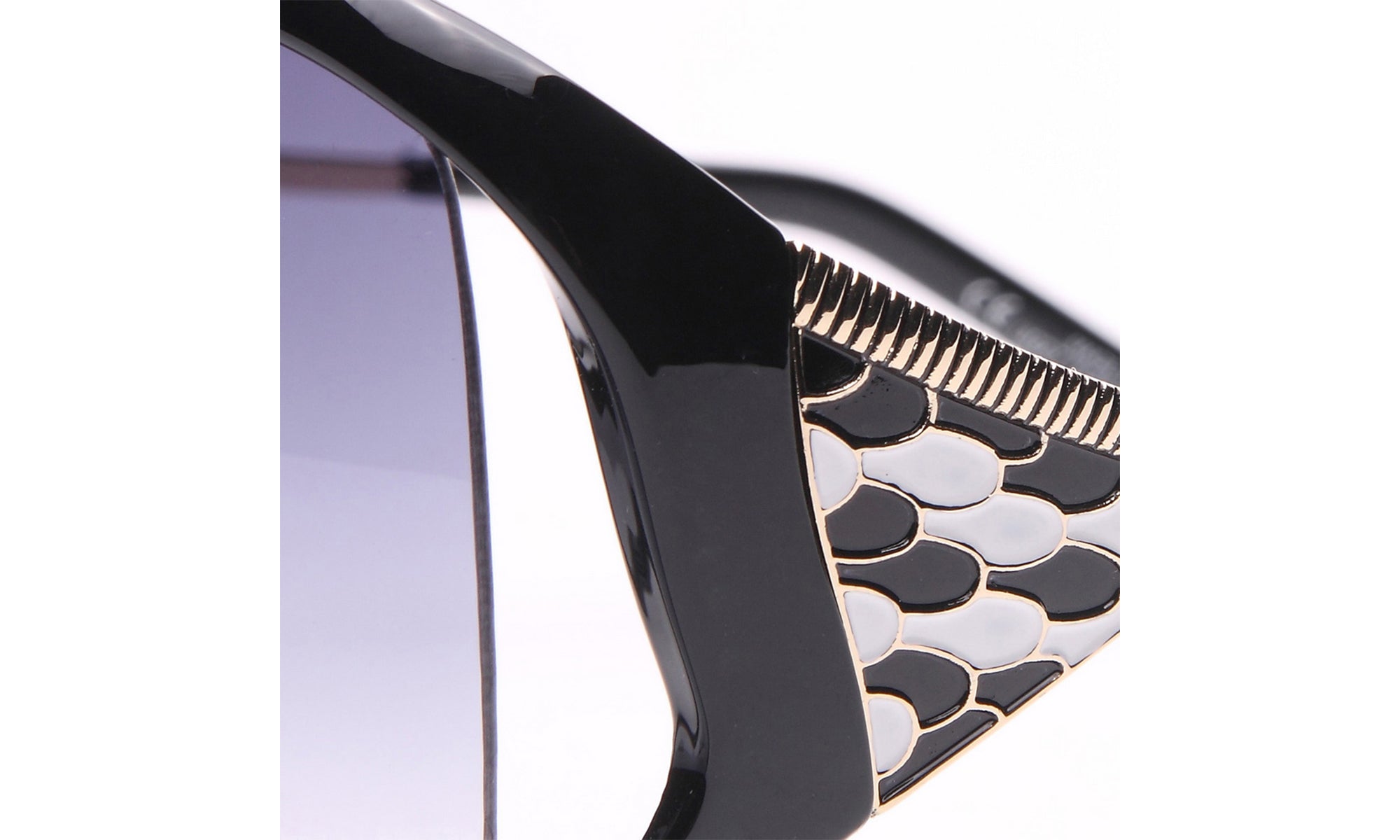 Dasein Feminine Fashion Oversized Sunglasses with Pop Out Mosaic Design