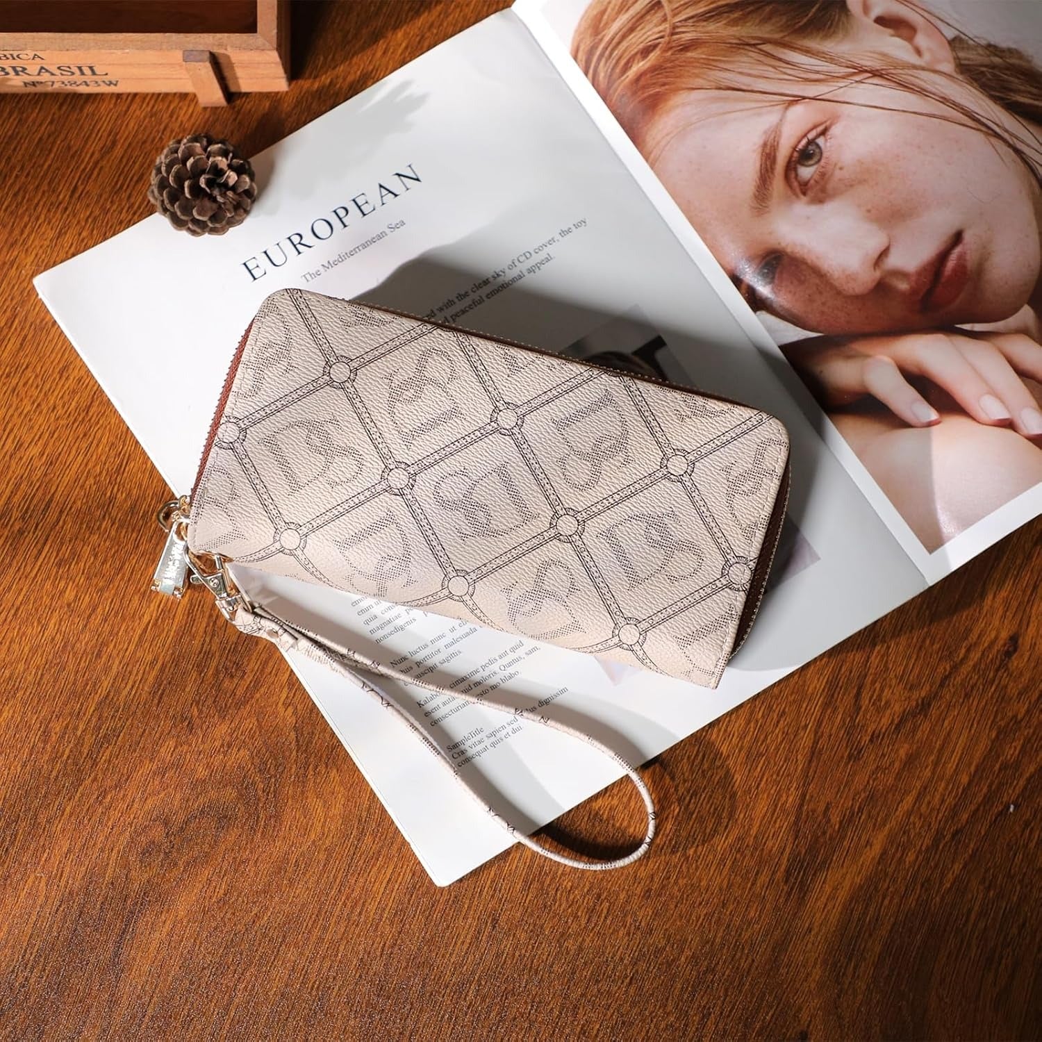 RFID Blocking Wallet Purse for Women Large Capacity Wristlet Clutch Bag Multi Card Holder Phone Case with Wrist Strap
