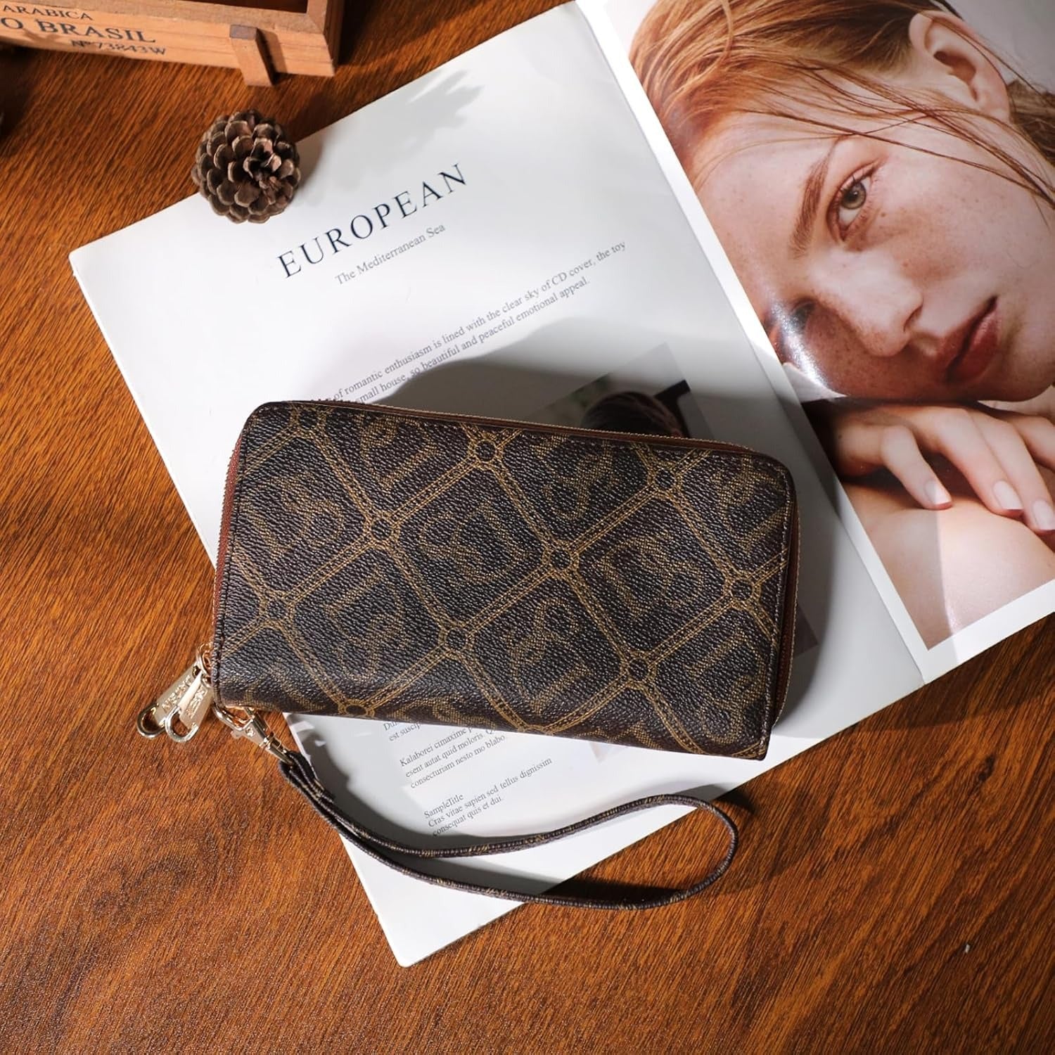 RFID Blocking Wallet Purse for Women Large Capacity Wristlet Clutch Bag Multi Card Holder Phone Case with Wrist Strap